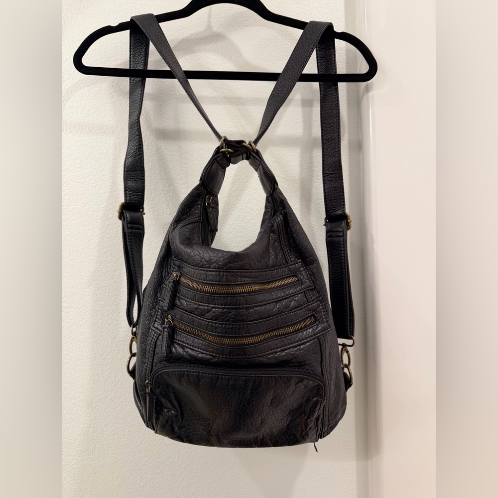 Ampere Black Leather Bag with Gold Zippers